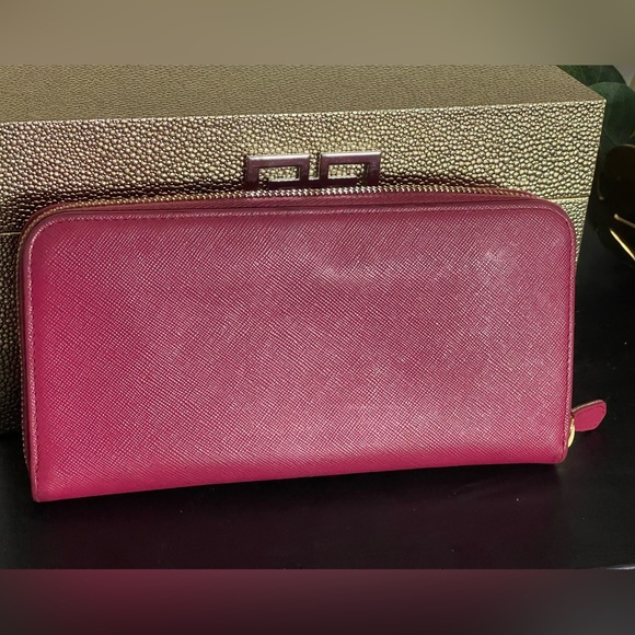 Authentic Prada Saffiano Bow Zip Around Wallet - Picture 2 of 12